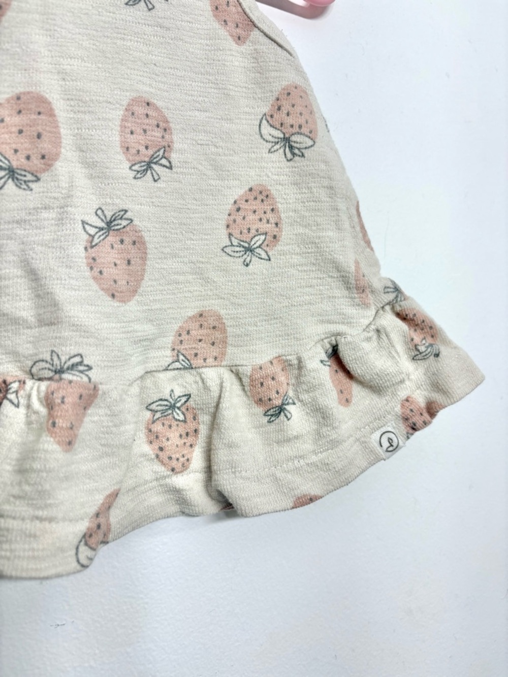 2 for 18$ - Carter’s 9M Strawberry Top - Baby Girl Ruffle Tank - Organic Cotton - Picture 3 of 7